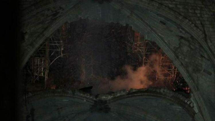 Notre-Dame de Paris após o incêndio