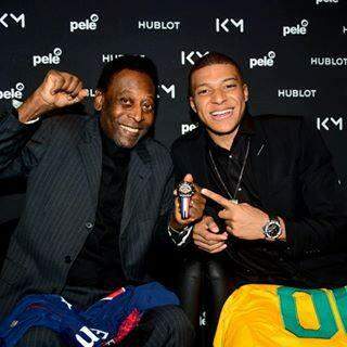 O grande encontro entre Pelé e Kyllian Mbappé finalmente aconteceu.