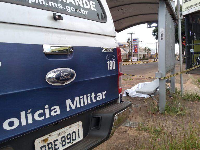 Paciente morre em ponto de ônibus após fugir de UPA em Campo Grande
