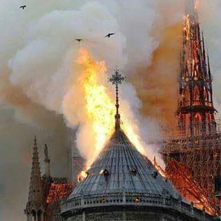 Tragédia na Catedral de Notre Dame, um patrimônio histórico e cultural da humanidade