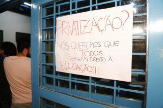 Estudantes ocupam UFMS em protesto contra cortes de Bolsonaro na educação