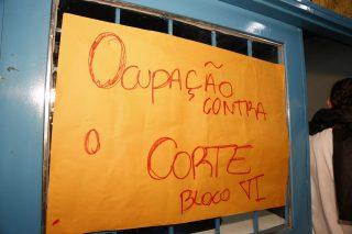 Estudantes ocupam UFMS em protesto contra cortes de Bolsonaro na educação