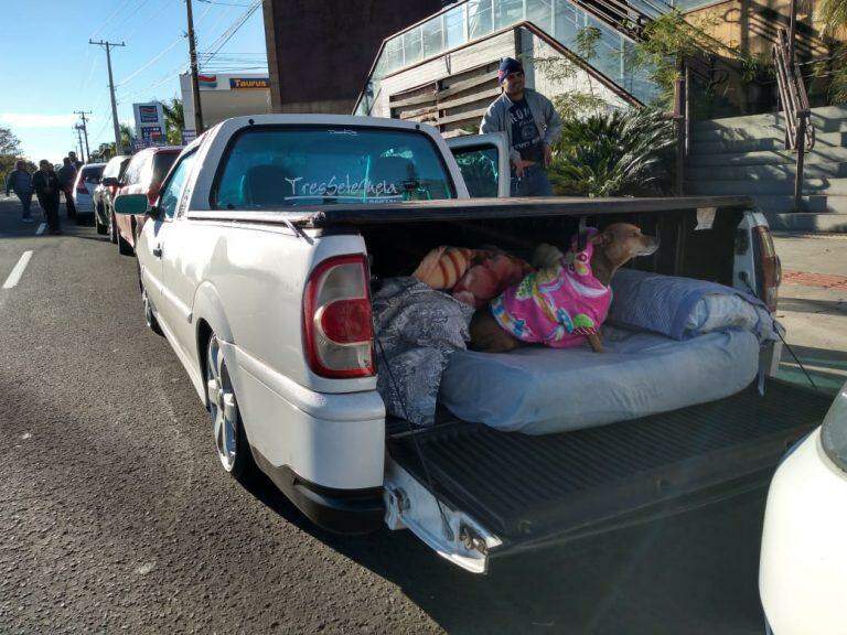 Motoristas esperam até 16h no frio para garantir gasolina sem imposto em Campo Grande