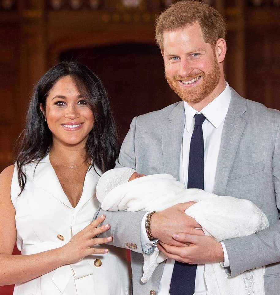 Bebê Sussex - Príncipe Harry e Meghan Markle apresentam seu filho pela primeira vez.