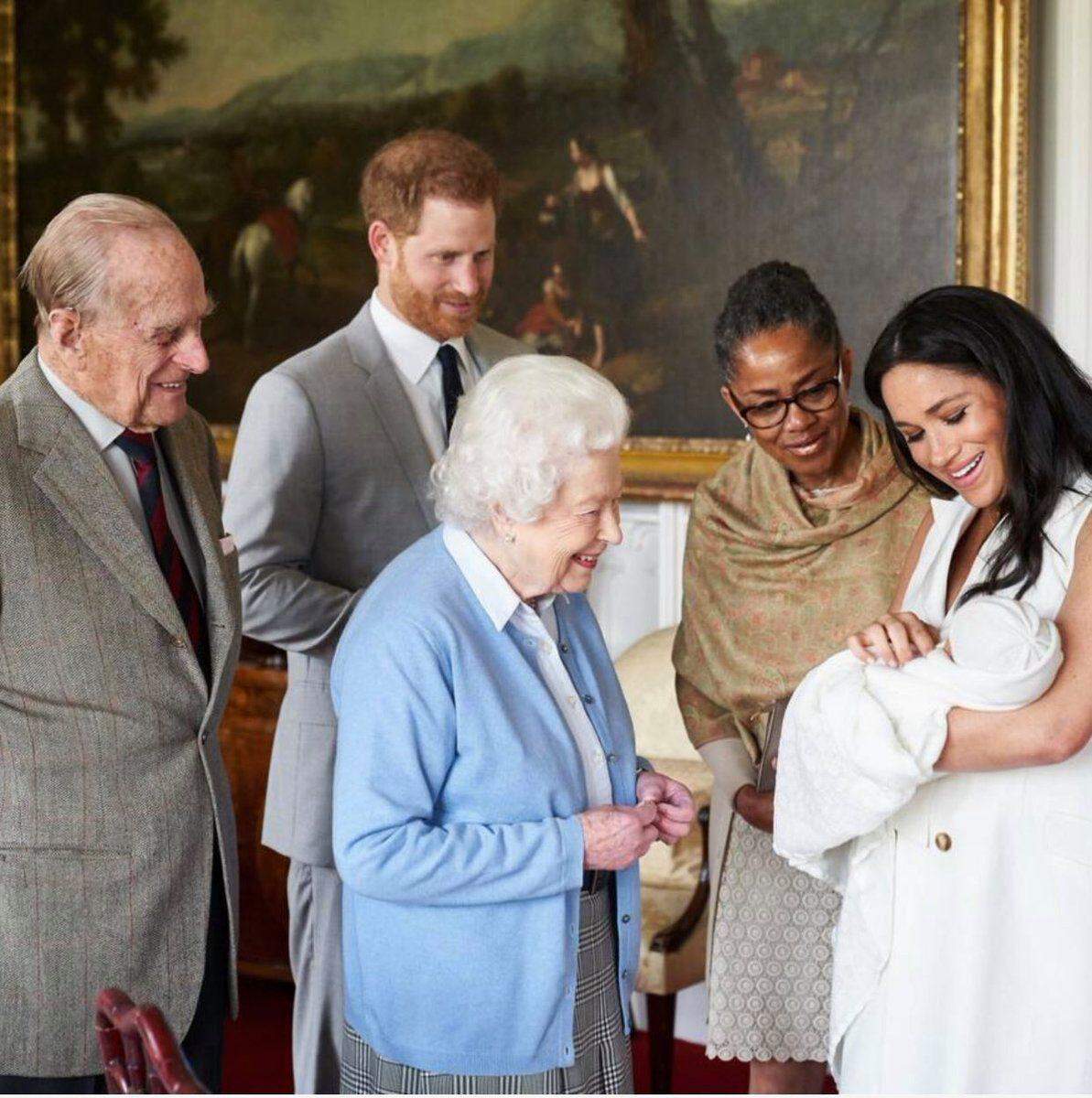 Meghan Markle e Príncipe Harry homenagearam a Princesa Diana com o nome de Baby Archie
