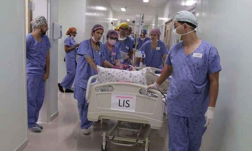 Cirurgia de separação das gêmeas siamesas em Brasília
