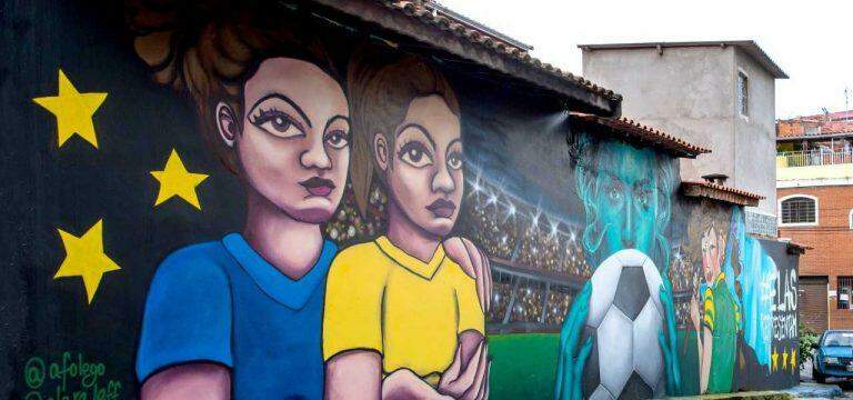 Em época de Copa do Mundo, mural em SP homenageia futebol feminino