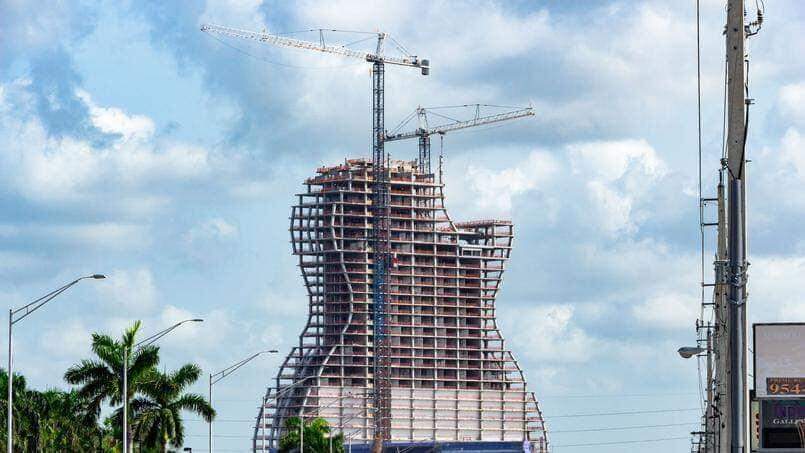 Guitarra de 120 metros será o maior Hard Rock Hotel do mundo.