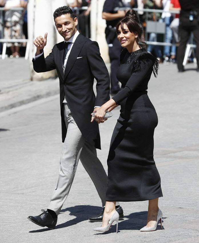 Sergio Ramos e Pilar Rubio se casam em um casamento de roqueiro flamenco.
