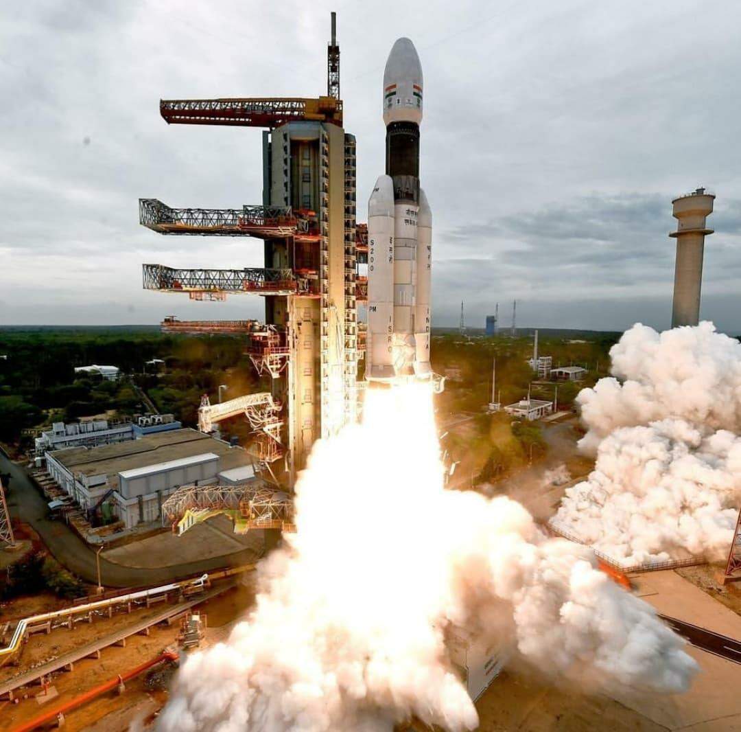 Índia lança missão espacial à Lua