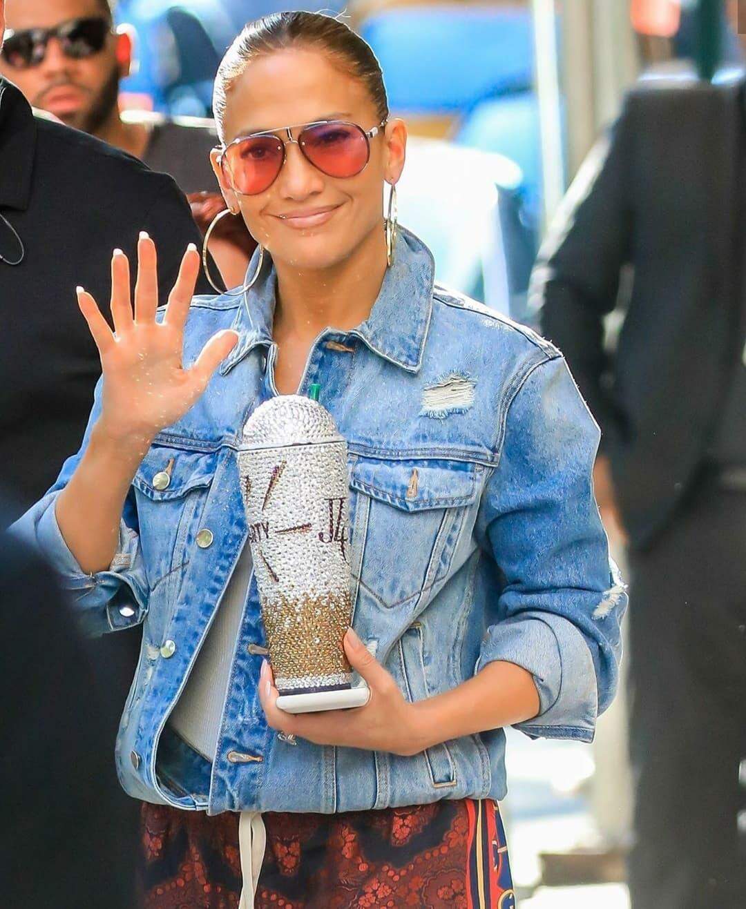 Jennifer Lopez, rainha dos acessórios 'statement'.