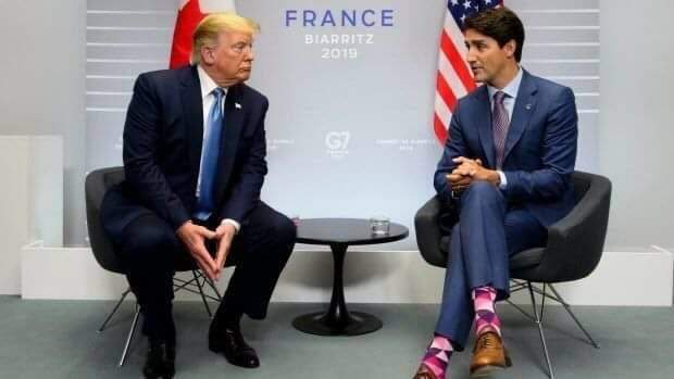 Foto de Melania Trump cumprimentando Justin Trudeau vira meme