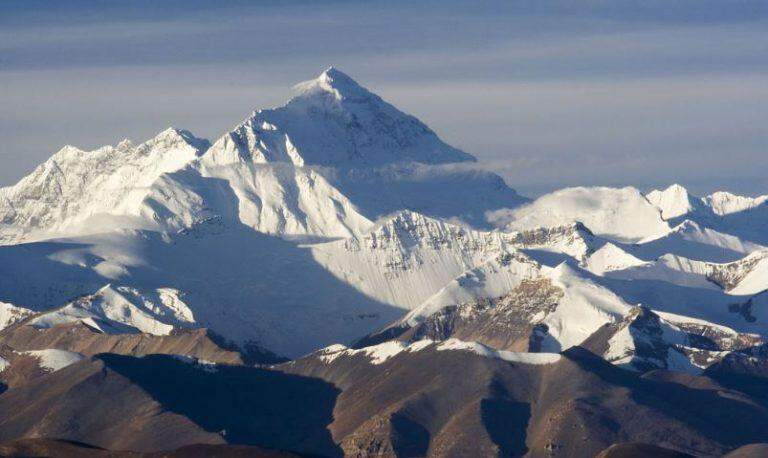 Monte Everest é o ponto mais alto do mundo e que agrupa maior número de mortes