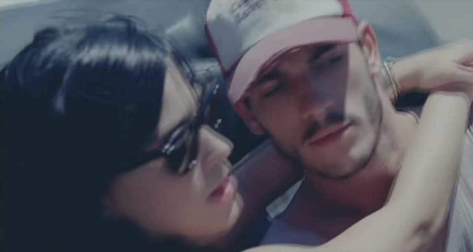 Modelo do clipe 'Teenage dream' acusa Katy Perry de assédio sexual