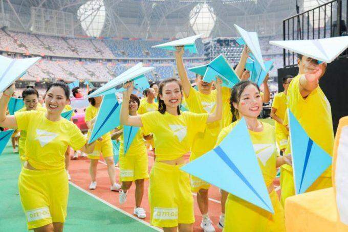Bilionário chinês dono do "Alibaba" faz festa em estádio olímpico