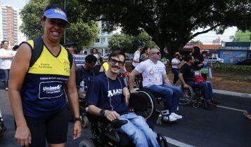 Por visibilidade e inclusão de pessoas com deficiência, dezenas ocupam Afonso Pena
