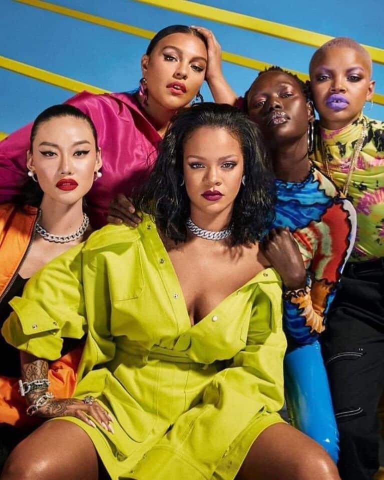 Fenty Beauty de Rihanna lança nova base hidratante em 50 tons