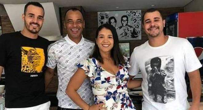 Filho de Cafu morre após sofrer infarto em futebol com amigos