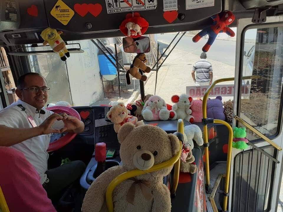 "Love Bus", motorista faz decoração especial para recepcionar passageiros