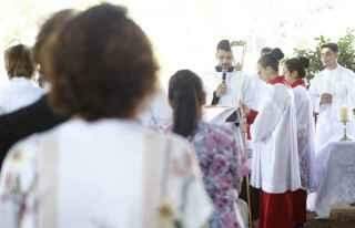 Tradicional travessia de Padroeira emociona e fiéis contam histórias de milagres