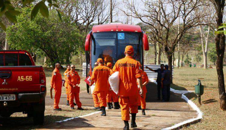 Com focos de calor controlados, equipe de bombeiros do Distrito Federal deixam MS