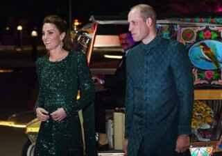 Kate Middleton brilha ao chegar em tuk-tuk com William no Paquistão