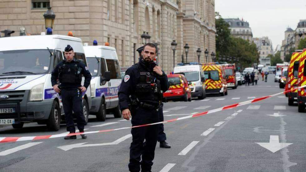Ataque com faca deixa quatro policiais mortos na sede da polícia em Paris