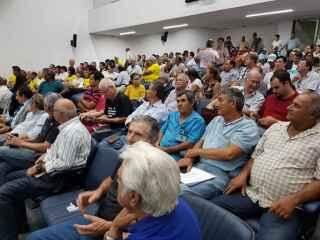 Produtores rurais protestam na Assembleia contra aumento de 40% no Fundersul