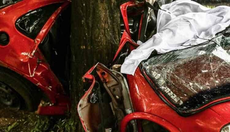 Casal morre após carro atingir árvore na avenida Gury Marques