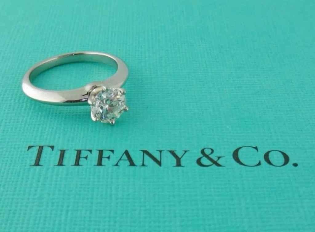 Dona da Louis Vuitton compra a Tiffany por US$ 16,2 bilhões
