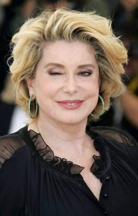 Catherine Deneuve hospitalizada após AVC.