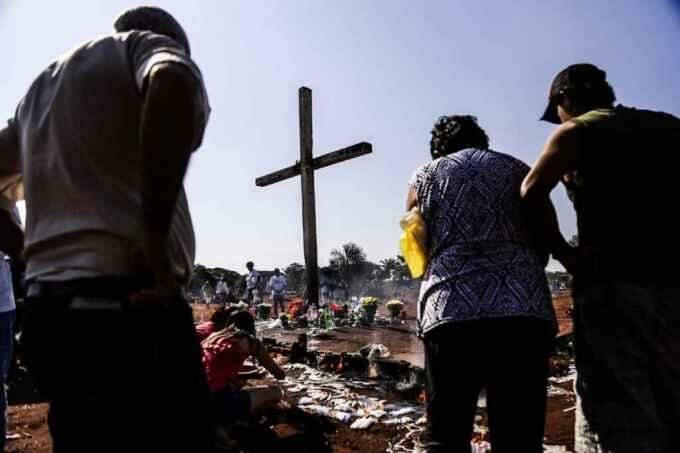 Da dor ao alento: abandono de cemitérios revela contraste de sentimentos