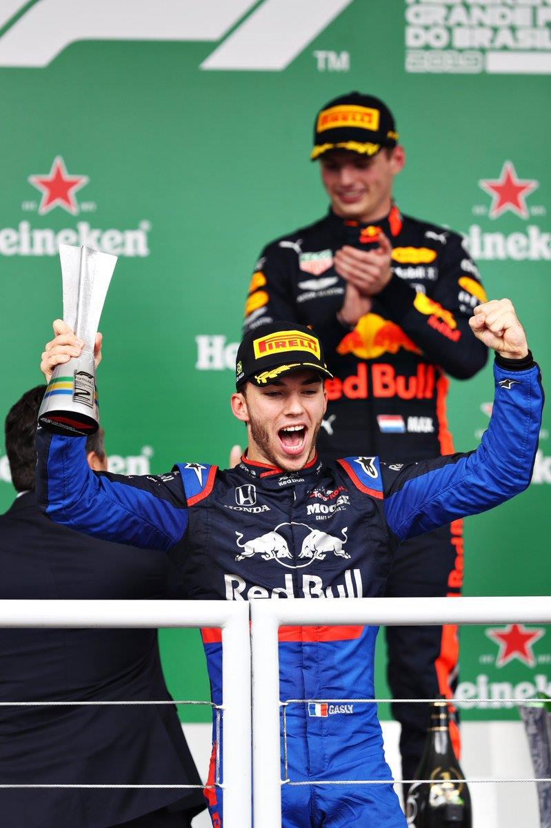 Verstappen domina e vence GP do Brasil