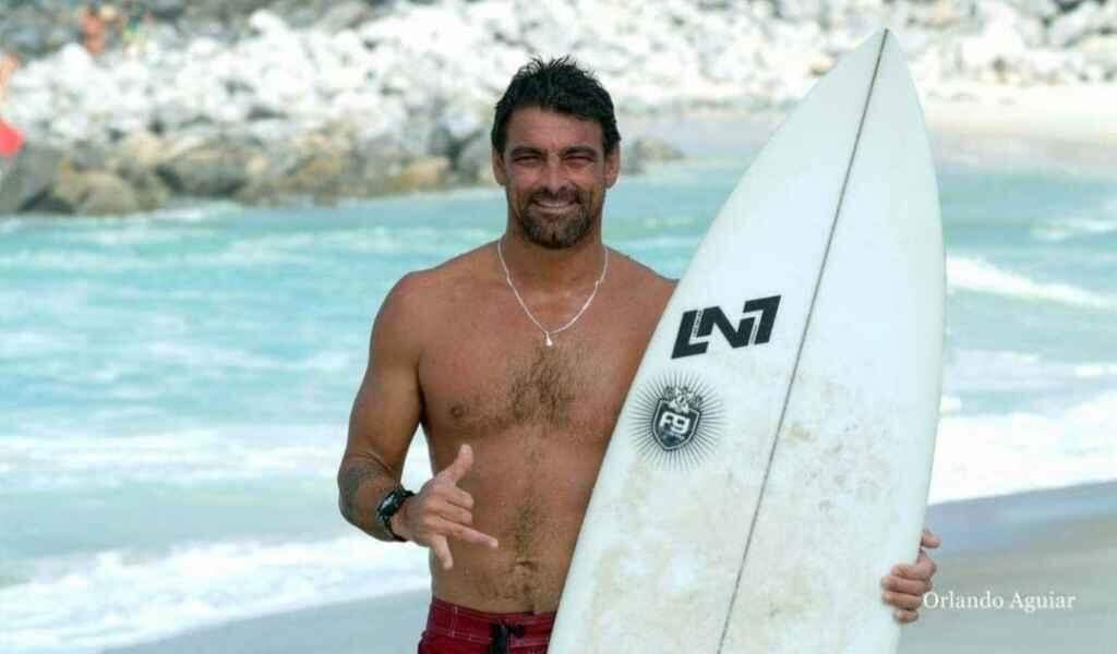 Bicampeão brasileiro de surfe morre após ter mal súbito durante competição