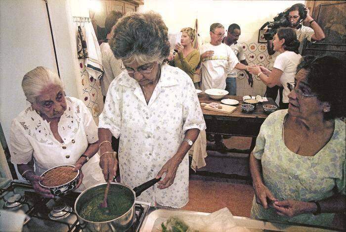 "O Sal É Um Dom" , livro de receitas e histórias da matriarca da família Velloso.