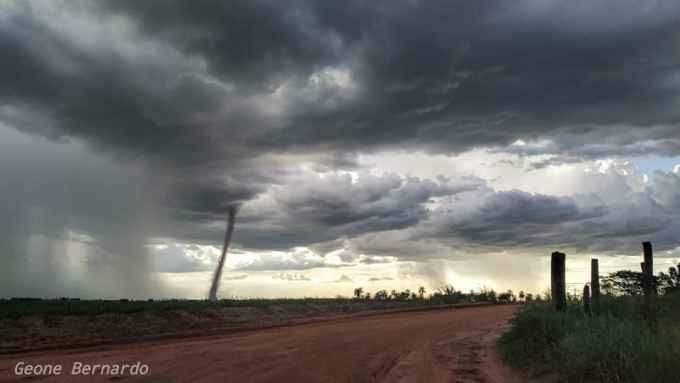 #Retrospectiva: Tornado, vendaval e eclipse: fenômenos da natureza em MS