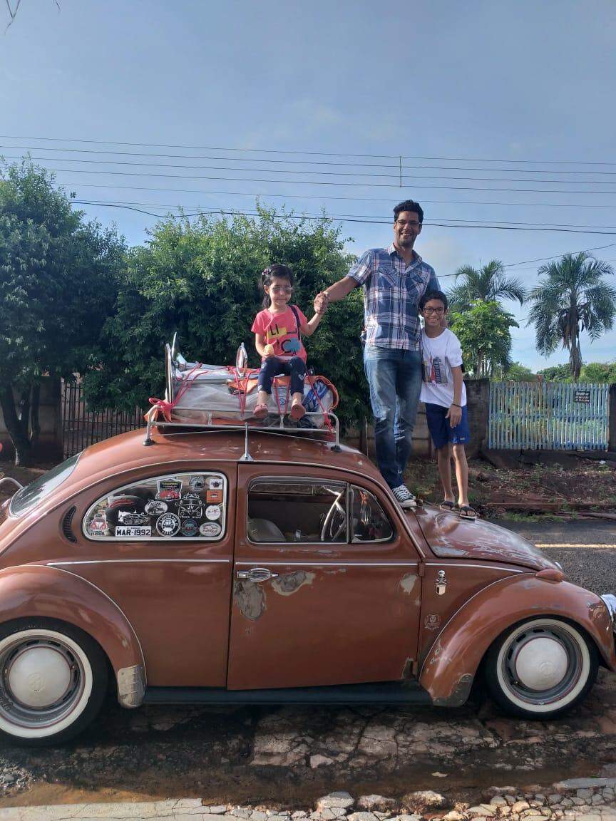 Pai viaja 426km de Cassilândia a Campo Grande de fusca com os filhos