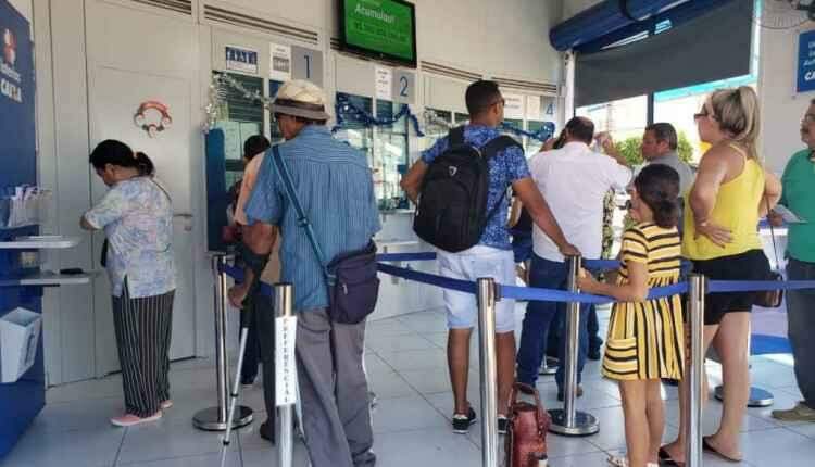 Sem filas enormes, lotéricas têm movimento tranquilo às vésperas da Mega da Virada