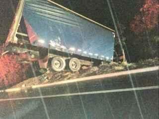 Acidente grave entre camionete e caminhão mata duas pessoas em rodovia de MS
