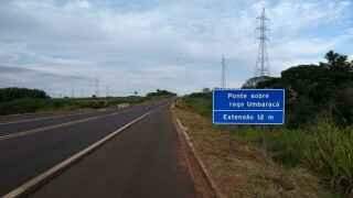VÍDEO: motoristas flagram queda de ponte em anel viário de Mato Grosso do Sul