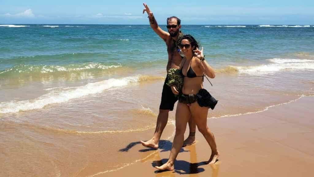 Em pleno Universo Paralello, na Bahia, DJ Green pediu Mari em casamento ao vivo