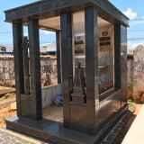 Cemitério Santo Antônio é alvo de vândalos e capelas ficam sem portas e janelas