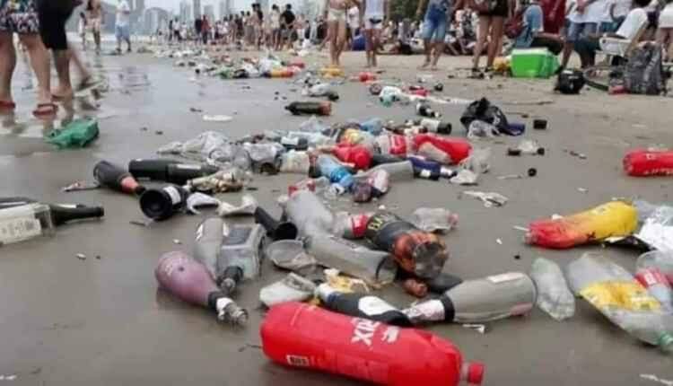 Festa de Réveillon deixa tonelada de lixo nas praias do Brasil