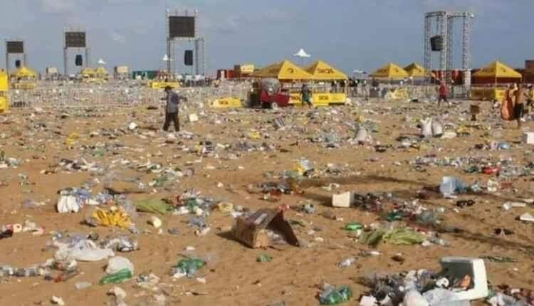 Festa de Réveillon deixa tonelada de lixo nas praias do Brasil