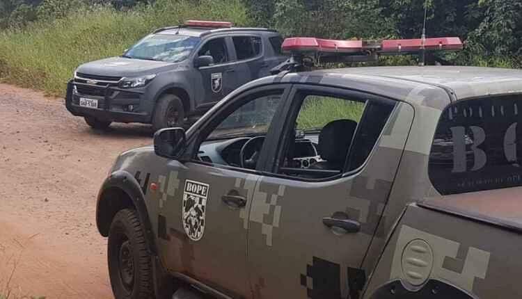 VÍDEO: Bandido rouba Amarok, capota veículo em fuga e buscas mobilizam até helicóptero da polícia