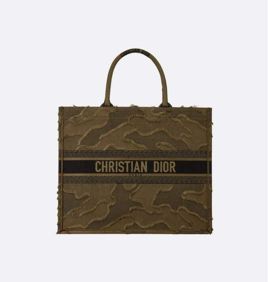 Dior Book Tote é a bolsa “must have” do momento