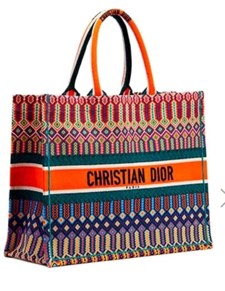 Dior Book Tote é a bolsa “must have” do momento