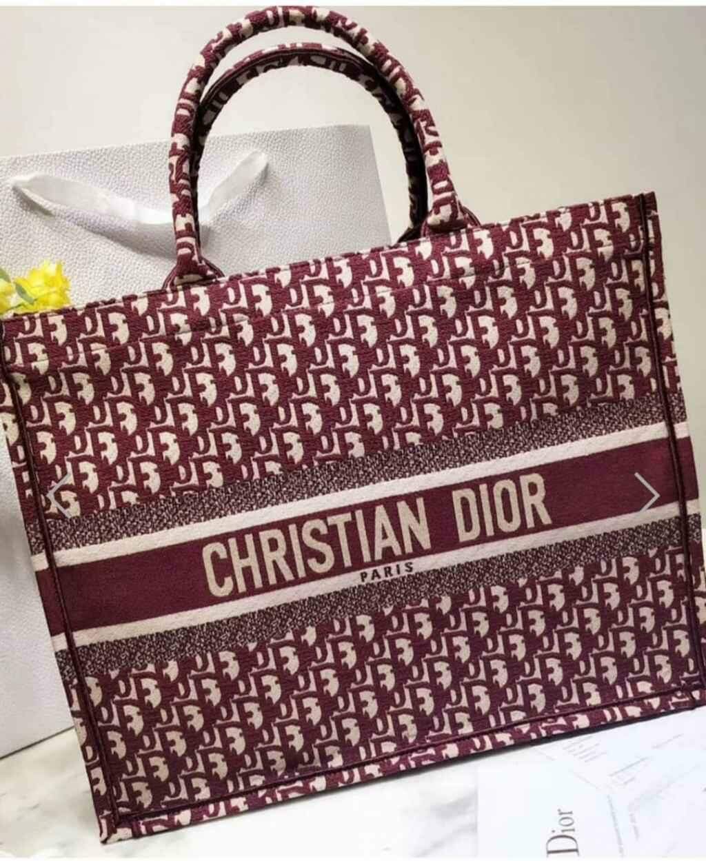 Dior Book Tote é a bolsa “must have” do momento