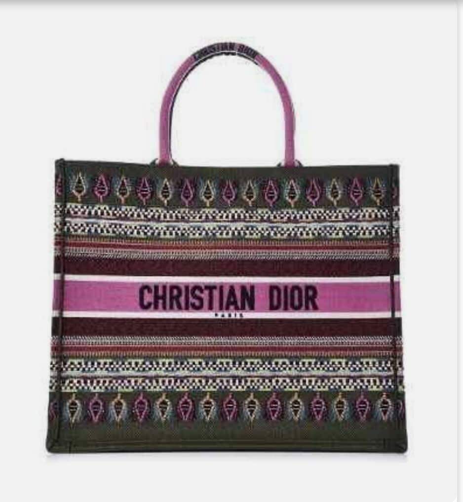 Dior Book Tote é a bolsa “must have” do momento