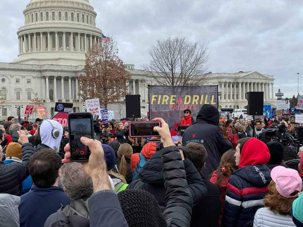 Joaquim Phoenix, o Coringa, é preso em protesto junto a Jane Fonda